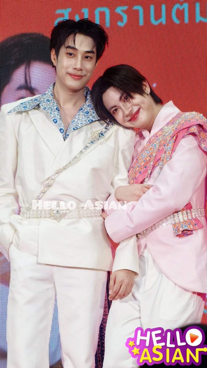 Hello Asian tweet media