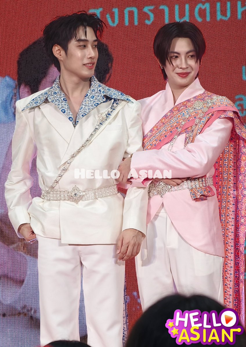 Hello Asian tweet media