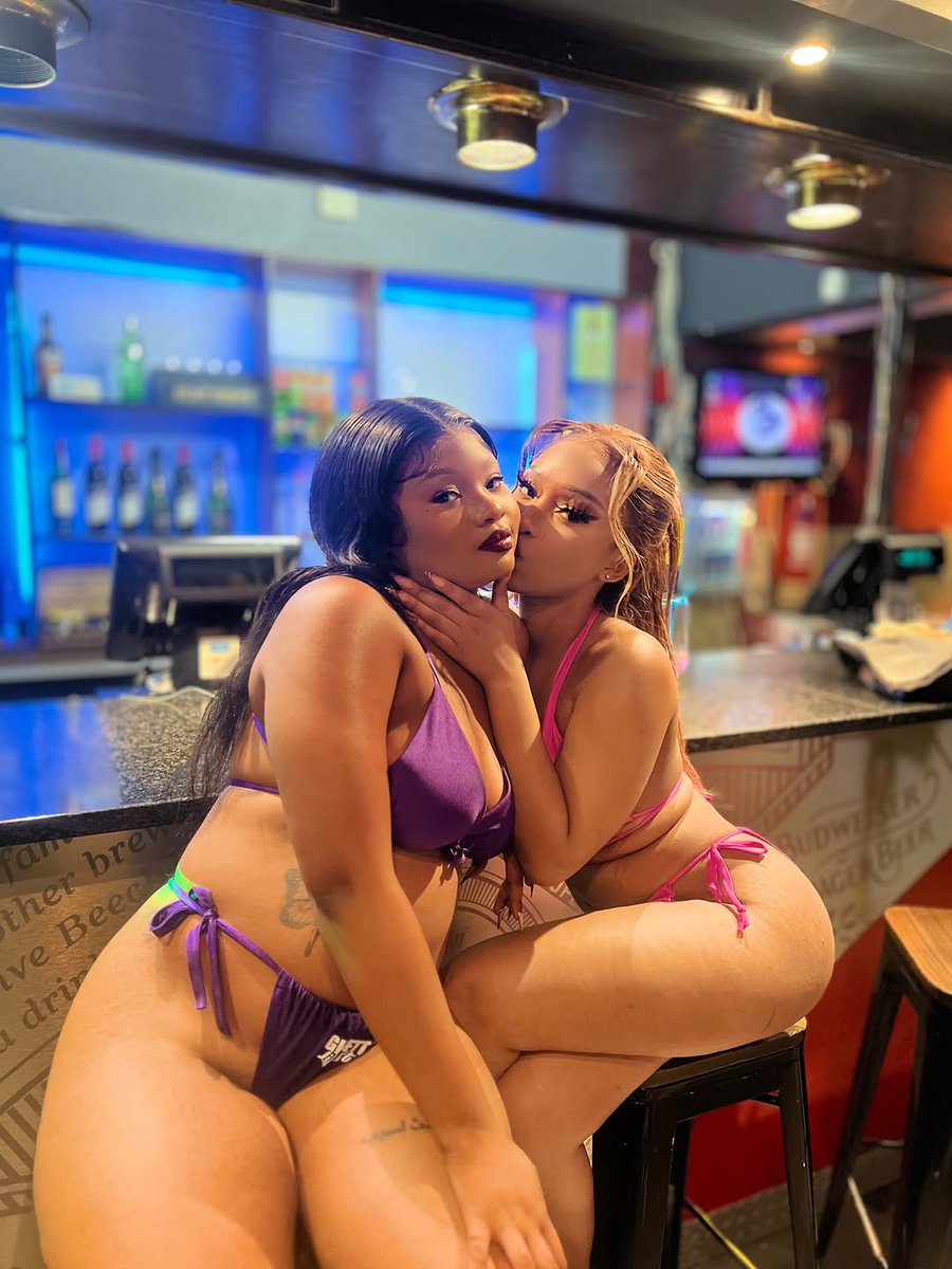 _lionpaballo_za's tweet photo. Just 2 horny "friends" starting a car wash business 😏🔥🍒🍑😼
#Southafricanonlyfans #sababes #ebony #ebonytits #sawhore #paypal #femdom #mistress #lesbian #bisexual #girlongirl https://t.co/R6pIBV2vCr