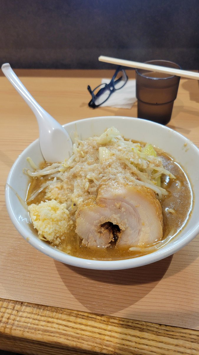 sawara_exalpha's tweet photo. 数年ぶりの二郎系🍜 https://t.co/rWTFd2GILA