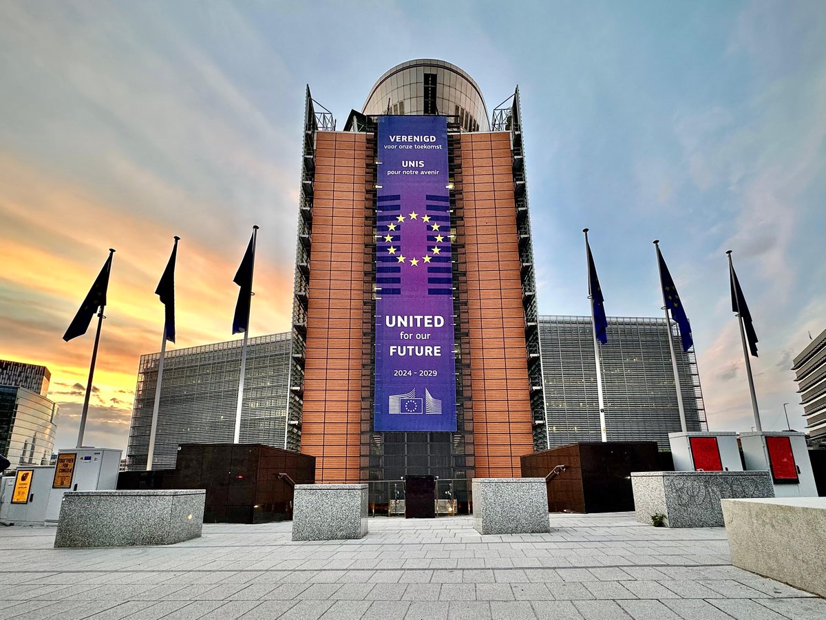 Cindy McCain tweet media