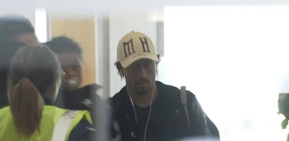FcbHeadquarters's tweet photo. @FCBarcelona *🚨 Raphinha has arrived in Madrid to support his teammates!*🔵🔴 https://t.co/nWyazbBsVr