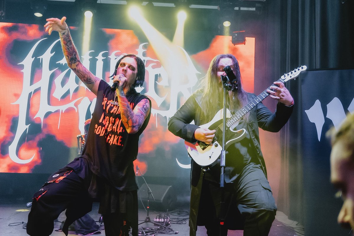 RealThomasGrim's tweet image. 👏🏻TEAM WORK👏🏻MAKES THE👏🏻DREAM WORK👏🏻 

There is so much love going on in the first photo! Come to one of our events soon to scream in our faces “BITE DEEPER BLOOD FEEDER”!🖤 

#teamworkmakesthedreamwork #teamwork #familyisforever #whatarefriendsfor #supportyourlocalmusicscene 🤝