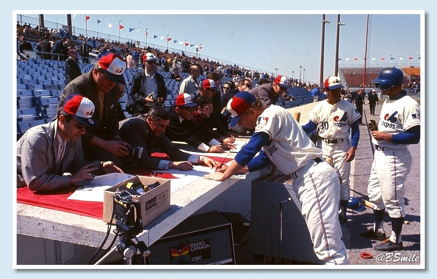 BSmile's tweet image. Today In 1969: The Montreal #Expos play their first home baseball game at Jarry Park in #Canada, the first official major league game outside of the United States! Love those uniforms! #MLB #Baseball #History ⚾️ 🇨🇦