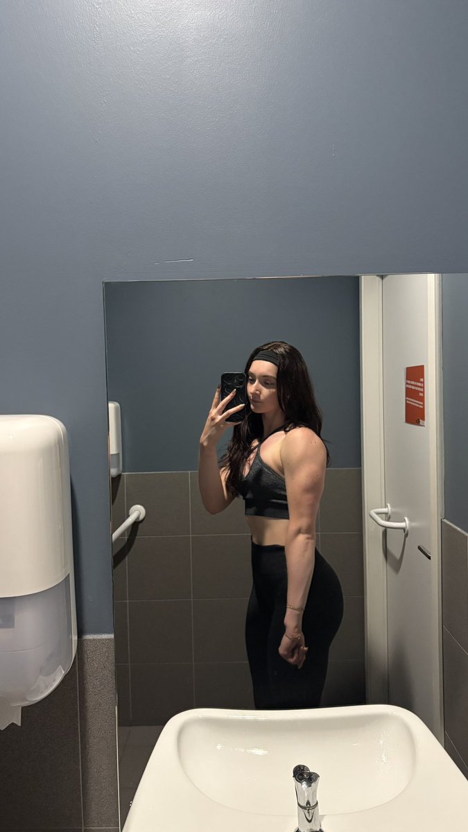 𝓕𝓻𝓮𝔂𝓳𝓪 tweet media