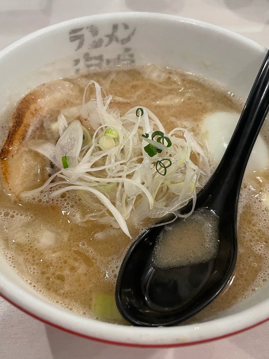 r_sign's tweet photo. 【ラーメン滑走路】
もちろん替玉
大体こうなる https://t.co/Rx5lNnsQBU