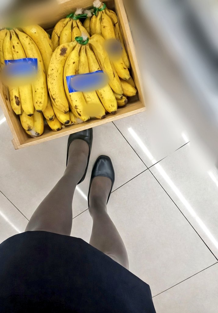 CAアリサALYSSA 🇵🇭🇯🇵ストッキングで働く脚日記working feet diary tweet media