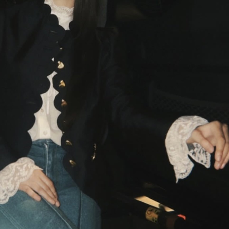 SHELLYPUNDAO HANDS tweet media