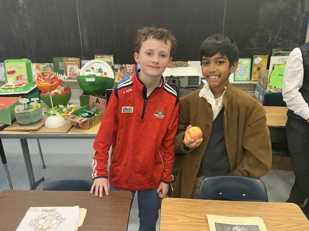 PEARLS_YPS's tweet photo. Our 4th grade students brought history to life through an incredible Wax Museum project! 

Students researched historical figures, wrote about their accomplishments, and then stepped into character by dressing as the individuals they studied. https://t.co/rErRmygioe