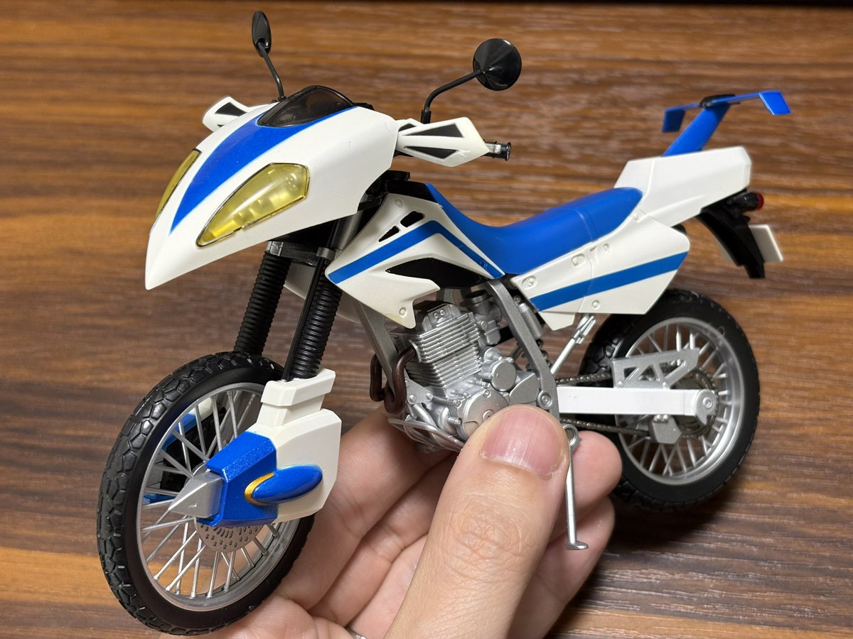 0358yahho's tweet photo. 黄ばんでるからって1600円で売ってた
塗装すればよかろうなのだああああ https://t.co/kfa3HBP1oF