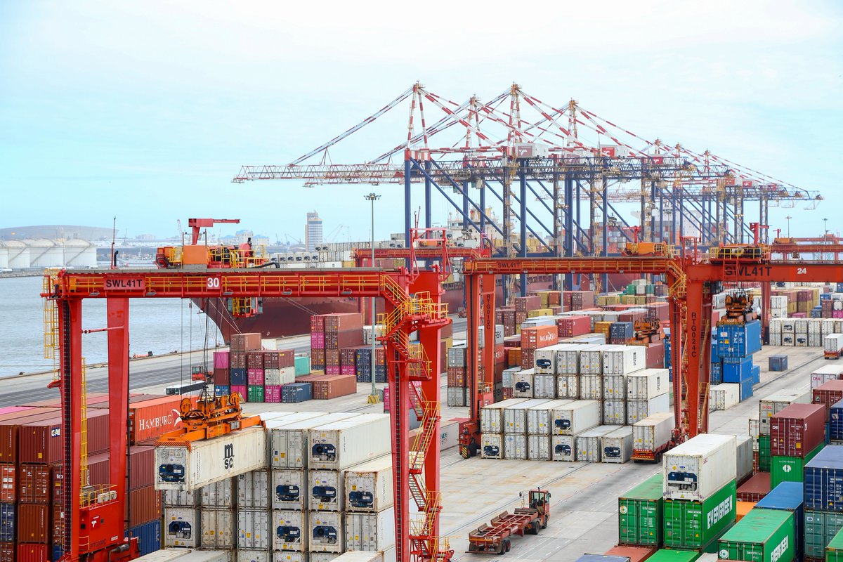 _ArriveAlive's tweet image. Cape Town Container Terminal plays a critical role in maintaining export momentum

arrr.co.za/hXH0Y

#ArriveAlive #Logistics  @TPT_Transnet