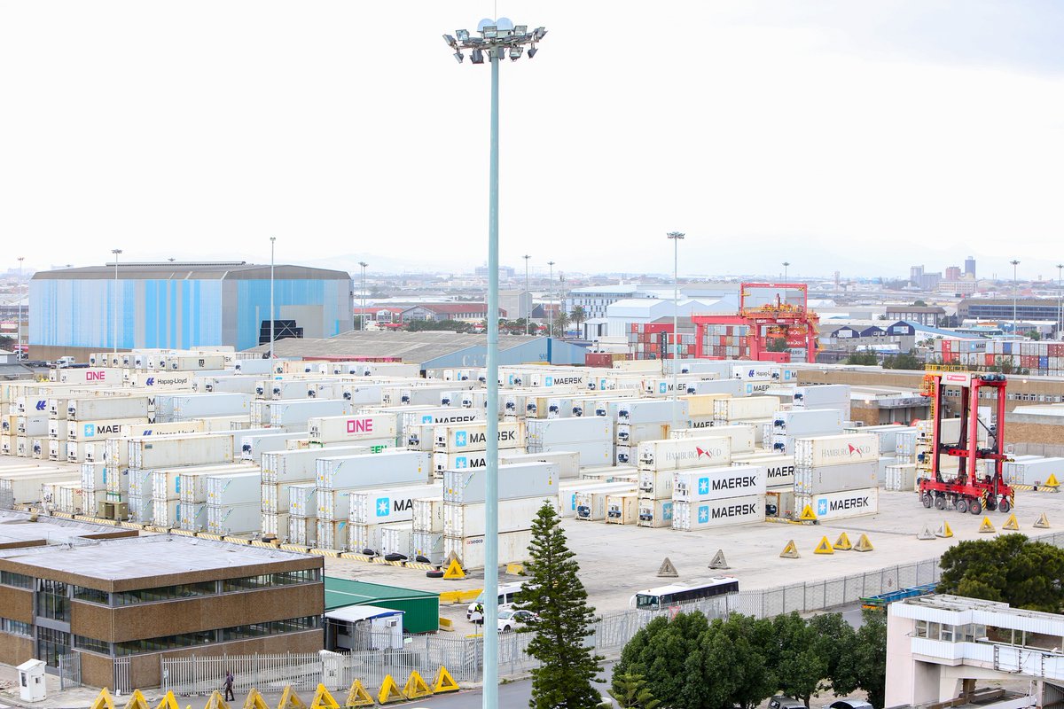 _ArriveAlive's tweet image. Cape Town Container Terminal plays a critical role in maintaining export momentum

arrr.co.za/hXH0Y

#ArriveAlive #Logistics  @TPT_Transnet