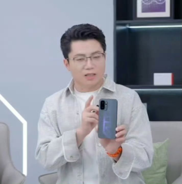 TechHome100's tweet image. OnePlus Ace 6 Extreme Edition 
#OnePlus #OnePlusAce6ExtremeEdition 
1/2🧵