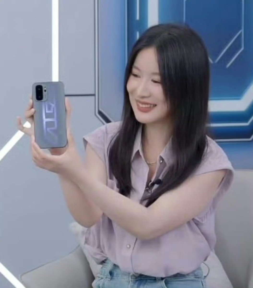 TechHome100's tweet image. OnePlus Ace 6 Extreme Edition 
#OnePlus #OnePlusAce6ExtremeEdition 
1/2🧵