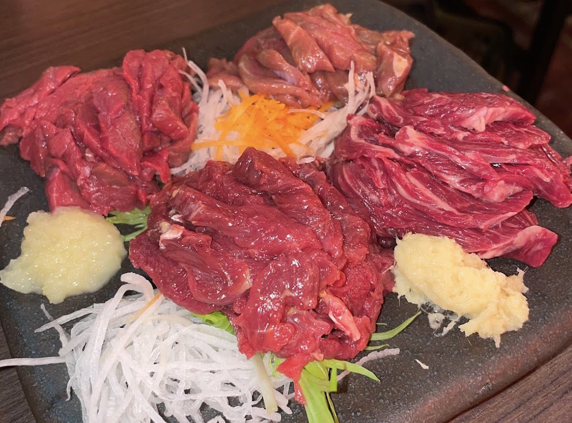 仕事で板橋の大山駅近くにある
「馬ヲムム」さんで一杯🍺

馬刺し好きには堪らないお店でコスパ最高

店員の愛想は…

馬刺し不足な方はぜひ🔥