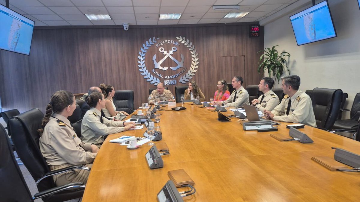 CirculoPA's tweet photo. Nos reunimos con la @PrefecturaNaval para profundizar sobre el Sistema Guardacostas y el rol de la tecnología en la lucha contra la pesca INDNR 🚢
👉 Sin monitoreo robusto no hay control posible: fortalecer estos sistemas es clave para una gobernanza pesquera efectiva. https://t.co/Awc2XDcxEw