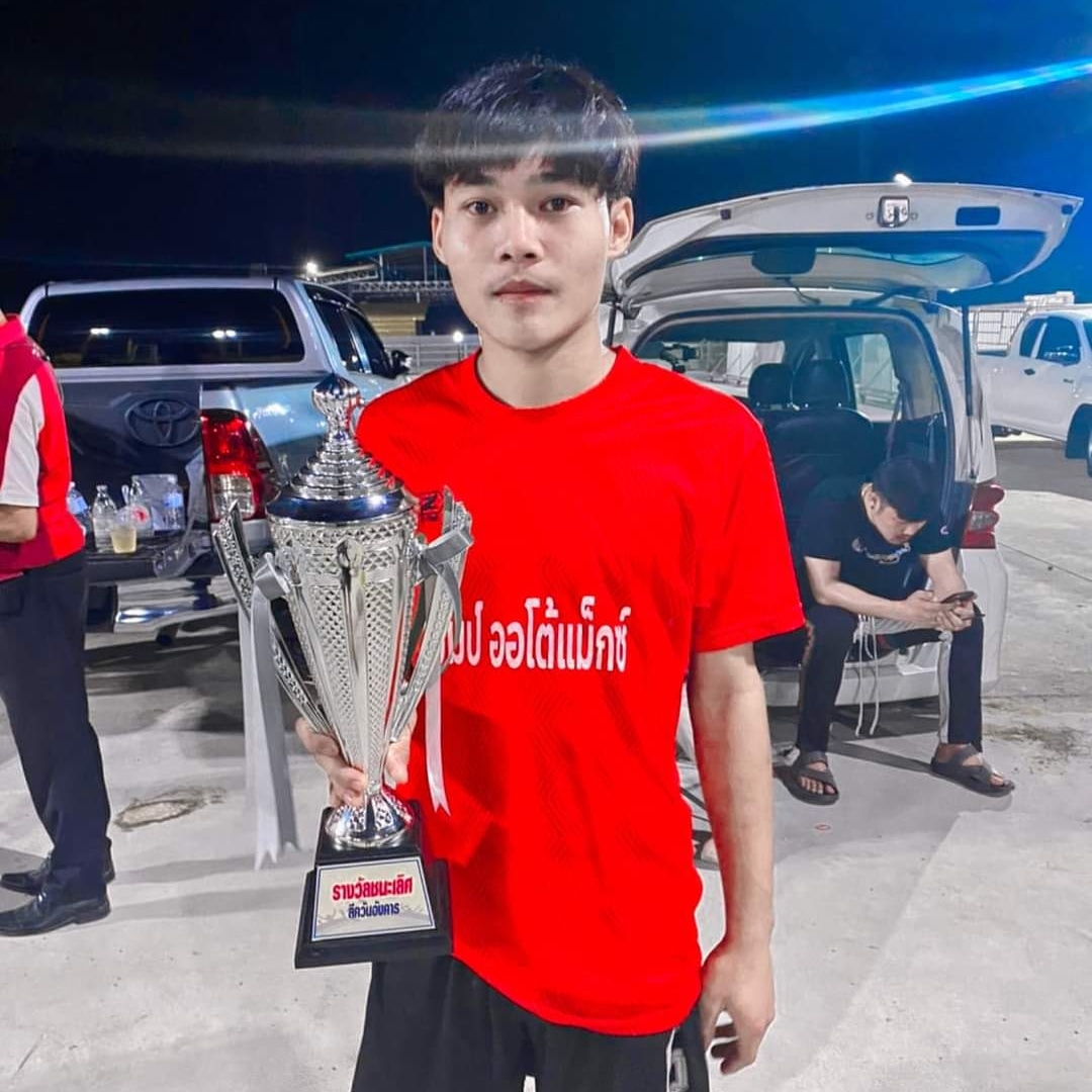 คมสัน tweet media