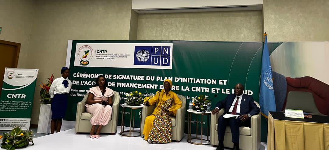 UeCongoBrazza's tweet image. Signature ce matin du plan d’initiation et de l’accord de financement entre la Commission nationale de transparence et de responsabilité dans la gestion des finances publiques (CNTR) 🇨🇬 et  @PNUDRepduCongo
🤝 Un pas important pour renforcer transparence et bonne #gouvernance