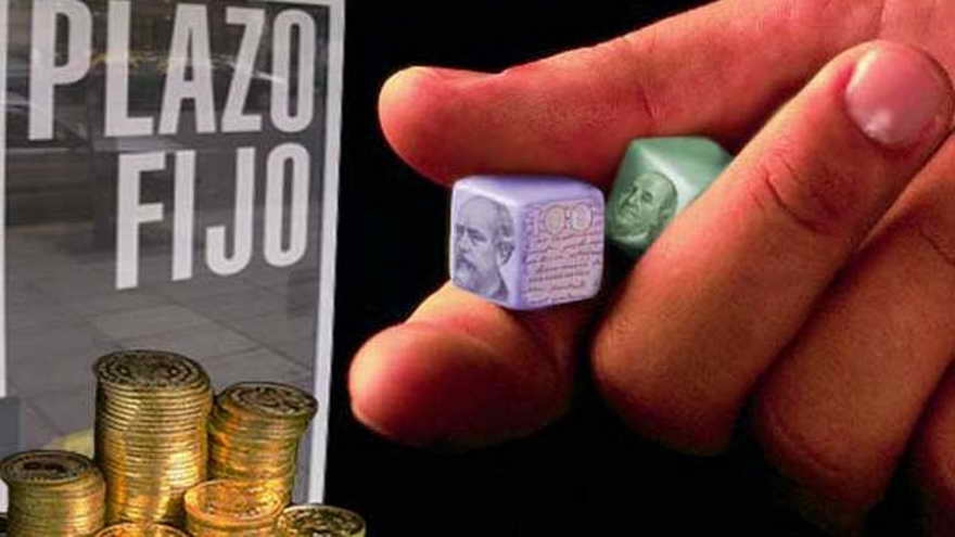 NoticiasEcon's tweet photo. 📉 Se derrumban las tasas en pesos: los plazos fijos ya rinden menos que la inflación, pero el dólar sigue estable y sostiene la estrategia del Gobierno.
#EconomíaARG #PlazoFijo #Dólar https://t.co/4MNMloKAf1