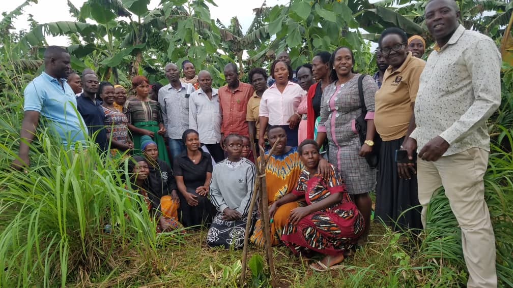 AcsaUganda's tweet image. #ICYMI: Yesterday, during the closure of a stakeholders’ sensitization workshop on #landuse rights organized by UYDNET, @AcsaUganda conducted a training session on Land Management  and advocacy related to the Sugarcane Bill.  🧵 /1