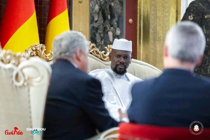 daye_med's tweet image. 🇬🇳#Simandou2040 #Program : Réforme des codes d'investissement.
Aujourd'hui, jour historique : La Guinée a entamé la révision de son code des investissements sous l'impulsion du président MAMADI DOUMBOUYA @presi_doumbouya , visant un cadre plus moderne lisible et attractif.
