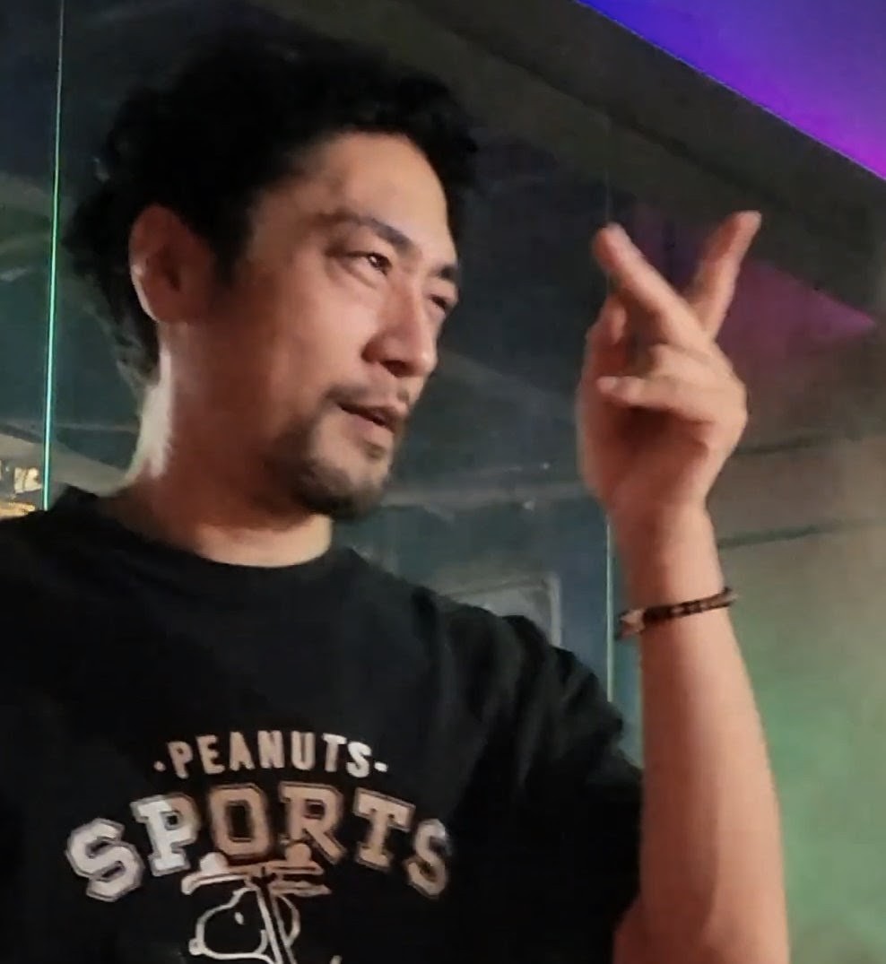 5月16日の萩野崇さん生誕宴2026
Guestは松田賢二さん！
楽しい宴になりますよー😆
少し早いですが萩さん誕生日一緒にお祝いしましょう！↓
　　　　　x.gd/1KwDZ
今週土曜日お昼から受付です！
詳細をご連絡してからのおそらく
抽選になると思いますが宜しくお願い致します🙇