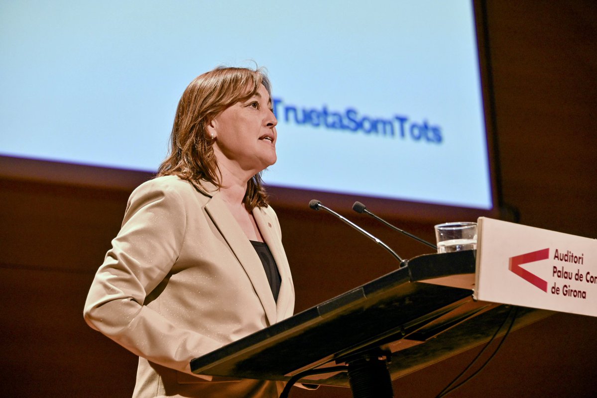 govgirona's tweet image. 🏥 Acte central de celebració dels 70 anys de l'@htrueta.

La #consellera @SilviaPaneque, acompanyada del #delegat, Xavier Guitart, va destacar la importància del Trueta per la ciutat i les comarques gironines i va reafirmar el compromís del @govern amb el futur Campus de Salut.