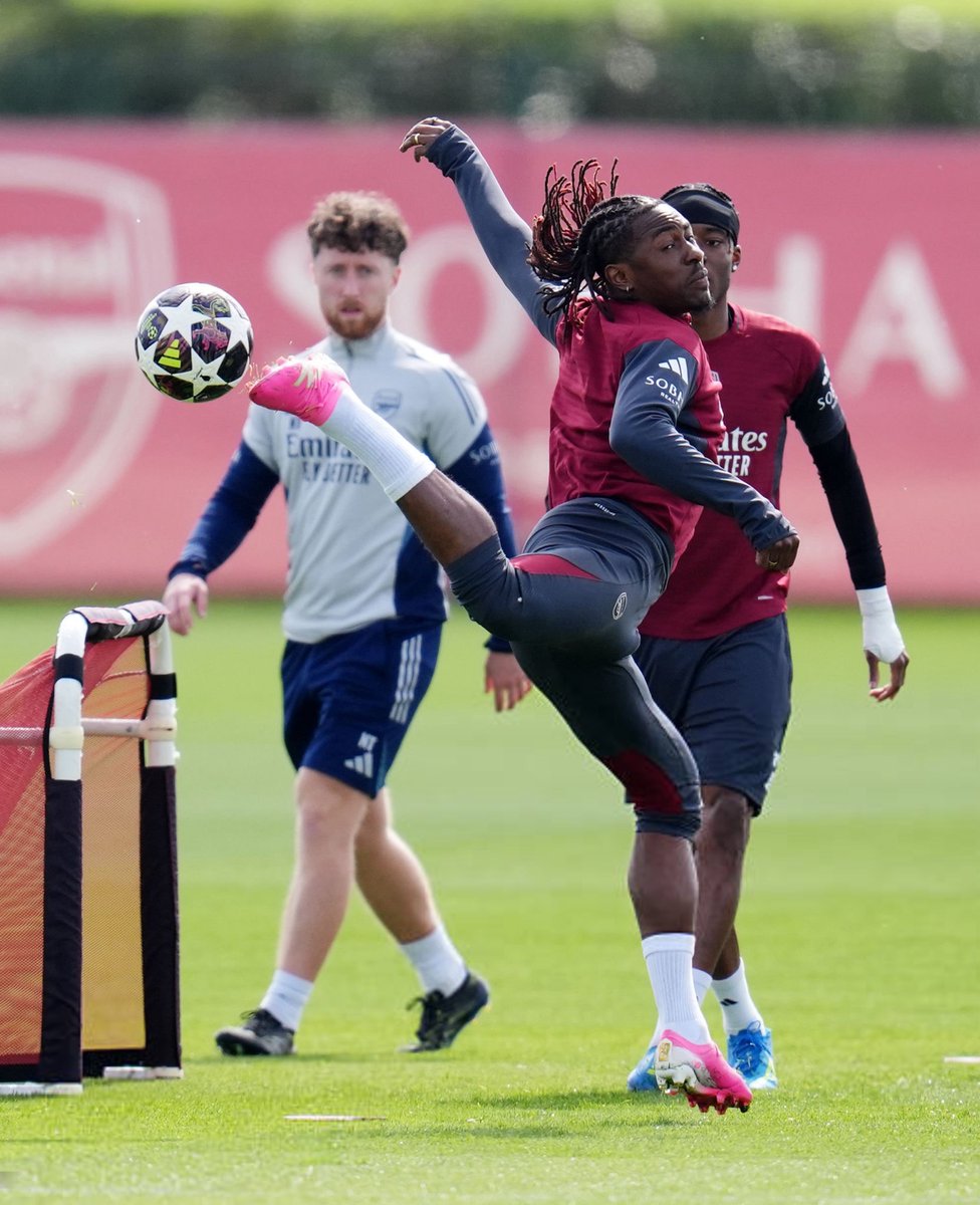 AFC Pics tweet media