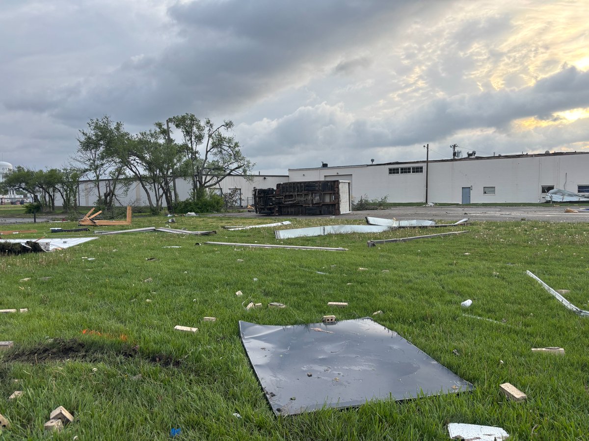 Meteorologist Warren Sears tweet media