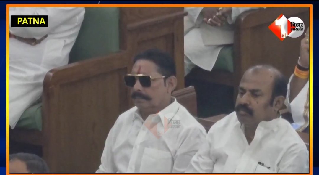 BabhanPolitics's tweet photo. "फादर ऑफ एक्जिट पोल" की उपाधि कोई अनंत सिंह को दे दो। एनडीए को जितना सीट बोले उतना आया, पहले बोल दिए सम्राट सीएम बनेंगे बन गया। https://t.co/j5VyllDjkb