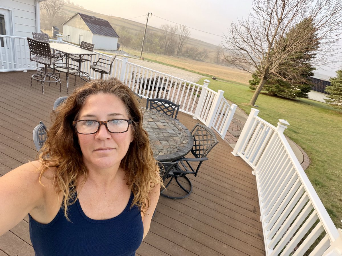 Bellantonij's tweet image. Just something about waking up to the rolling hills, quietness, and the nature around you at the farm…🏡 🚜 🌳
#home
#farmgirl
#beentoolong