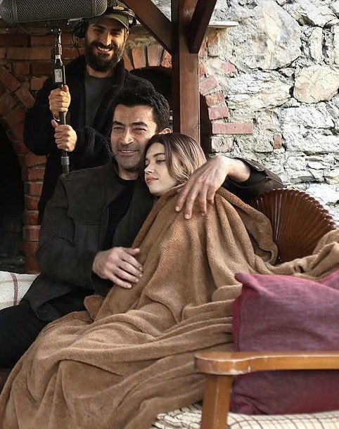 dizievrenii's tweet image. Afra Saraçoğlu &amp;amp; Kenan İmirzalıoğlu 💥

#Abi #DoğÇağ