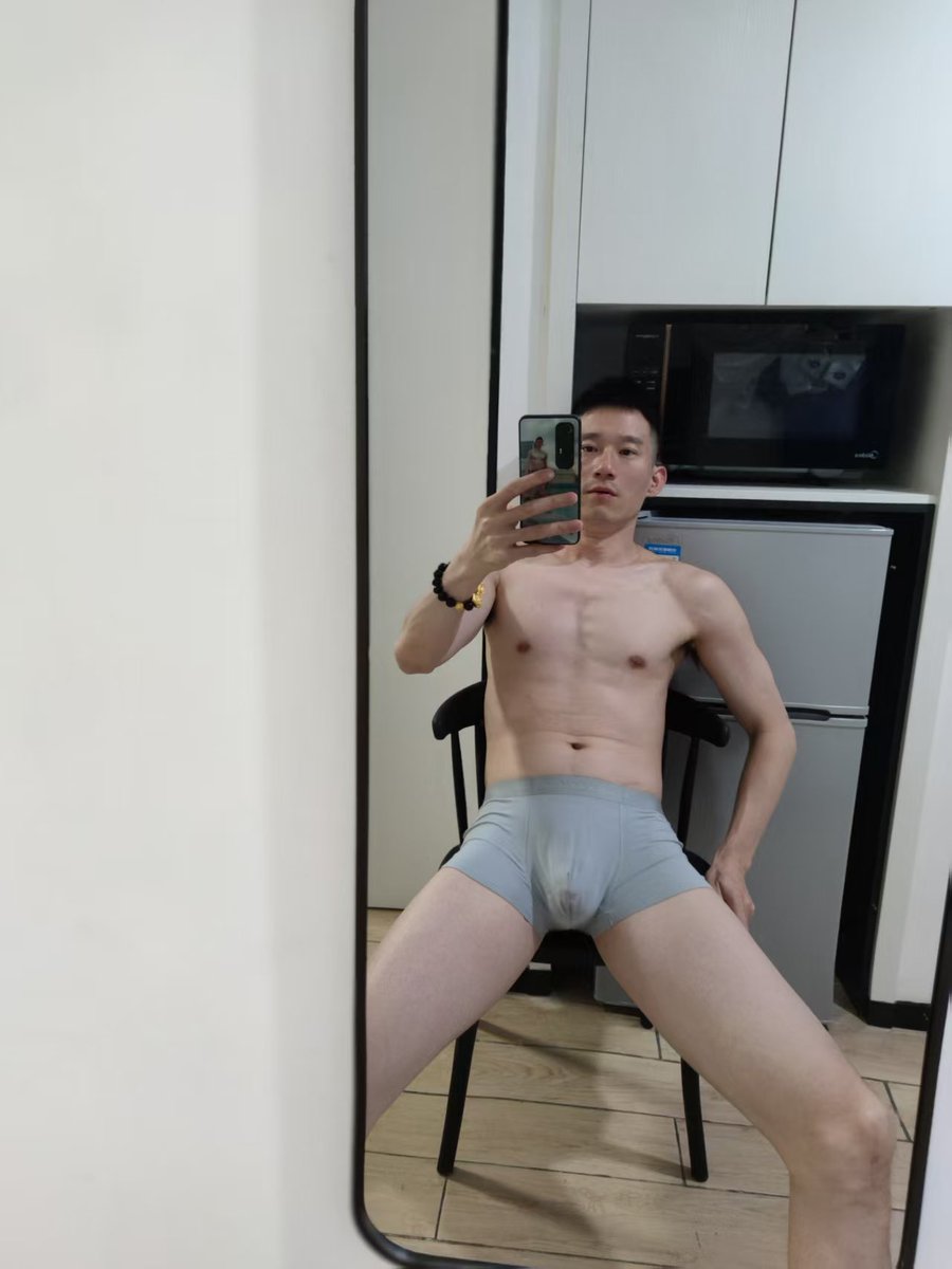 体校腹肌翘臀攻 tweet media