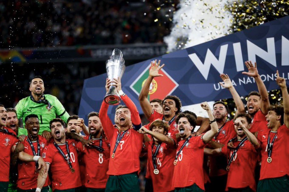 Farman44016's tweet photo. Ranking in 2003

🇵🇱 Poland - 20th
🇵🇹 Portugal - 17th

Poland after Lewandowski 
2010 WC - Did not qualify ❌
2014 WC - Did not Qualify ❌
2012 euros -  Group exit ❌
2026 WC - Not qualify ❌ 

Portugal after Ronaldo 
2004 euros - Finals🥈
2006 WC - Semis🥉… Show more https://t.co/UHe03ae6EL