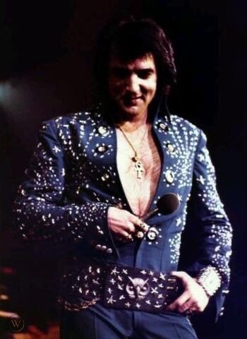 CoryKarma's tweet image. “For those of you that can't see this is an owl" 

#Elvis April 14th 1972 🎶
Greensboro, North Carolina