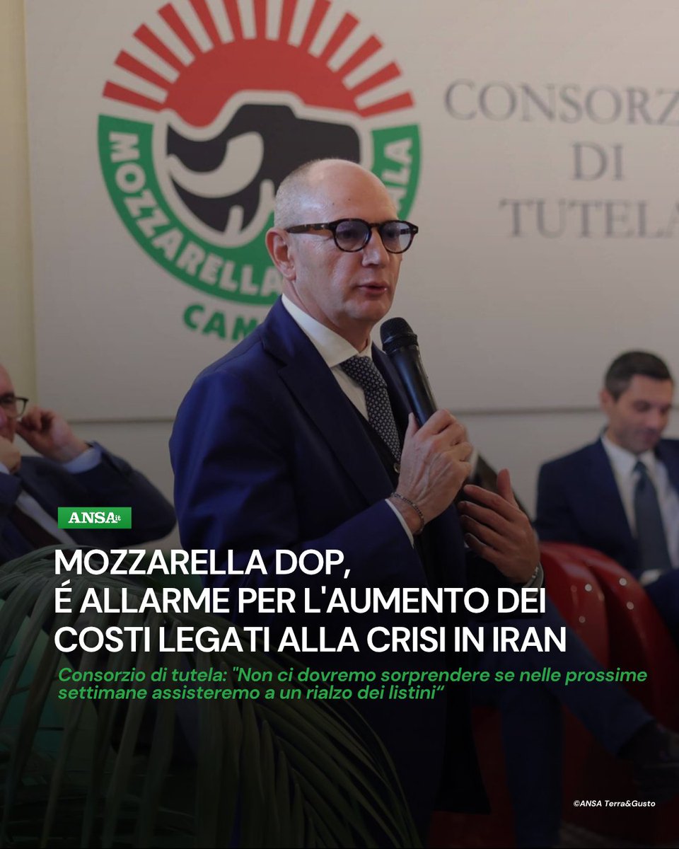 Ansa_TerraGusto's tweet image. La crisi del Golfo in Iran minaccia anche la #mozzarella di #bufala campana Dop. I produttori stanno subendo incrementi significativi in ogni passaggio della filiera e l'allarme cherosene negli aeroporti mette a rischio anche l'export.
#ANSATerraGusto
➡ bit.ly/4cqsq0g
