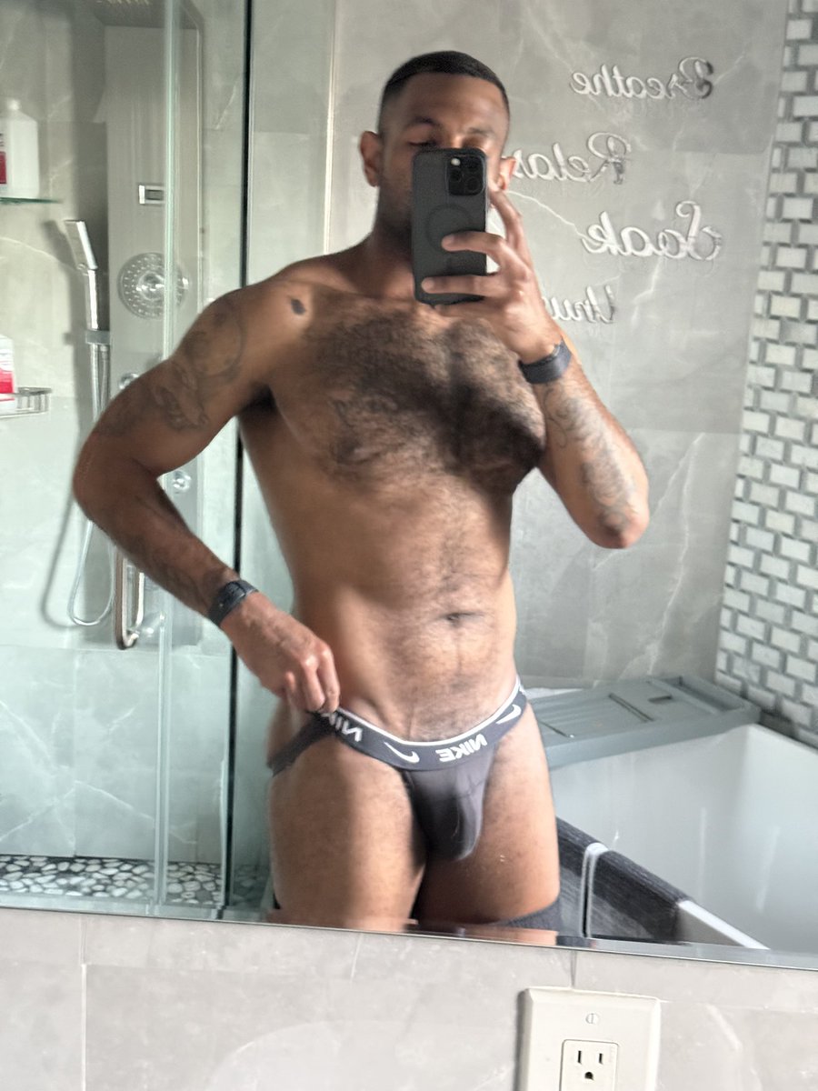 Sir Greg Tha Gawd tweet media