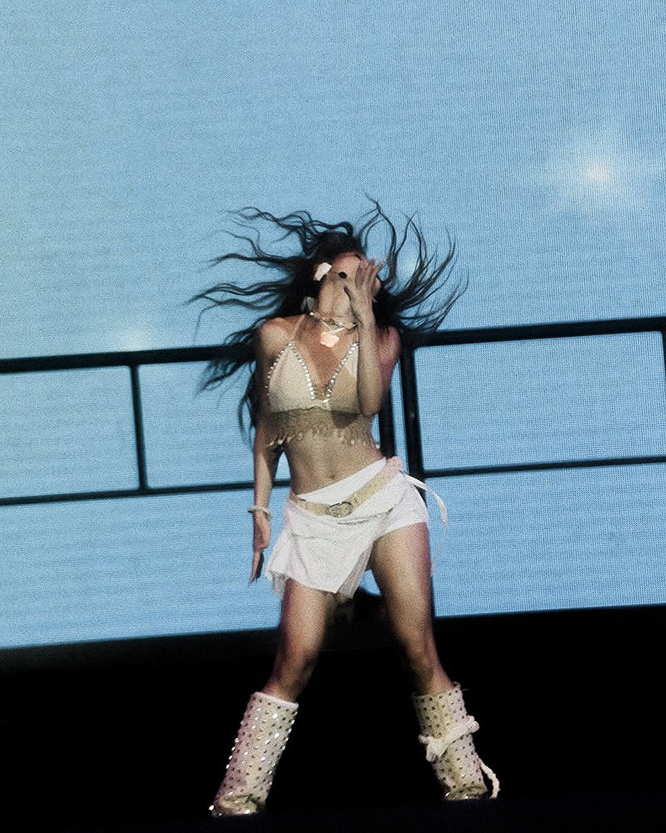 𓍼 (@chzristy) on Twitter photo 