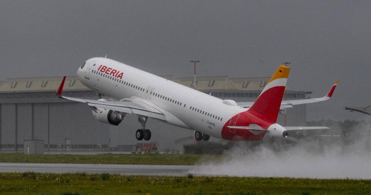 Torino_Cronaca's tweet image. #Iberia: cancellati voli diretti per #Cuba da giugno a novembre per colpa del caro carburante e della domanda in picchiata. Tra venti di guerra e rincari, l'isola resta isolata: per il mojito a L'#Avana si passa da #Panama o si aspetta l'inverno