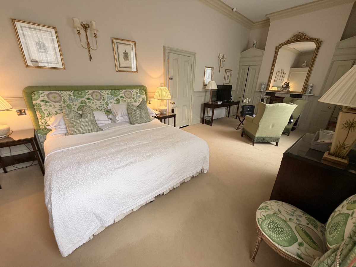 philipnolan1's tweet image. It’s so nice to be away overnight at a car launch - especially when it’s only up the road! 😀 #MarlfieldHouse #Gorey #DS #No8