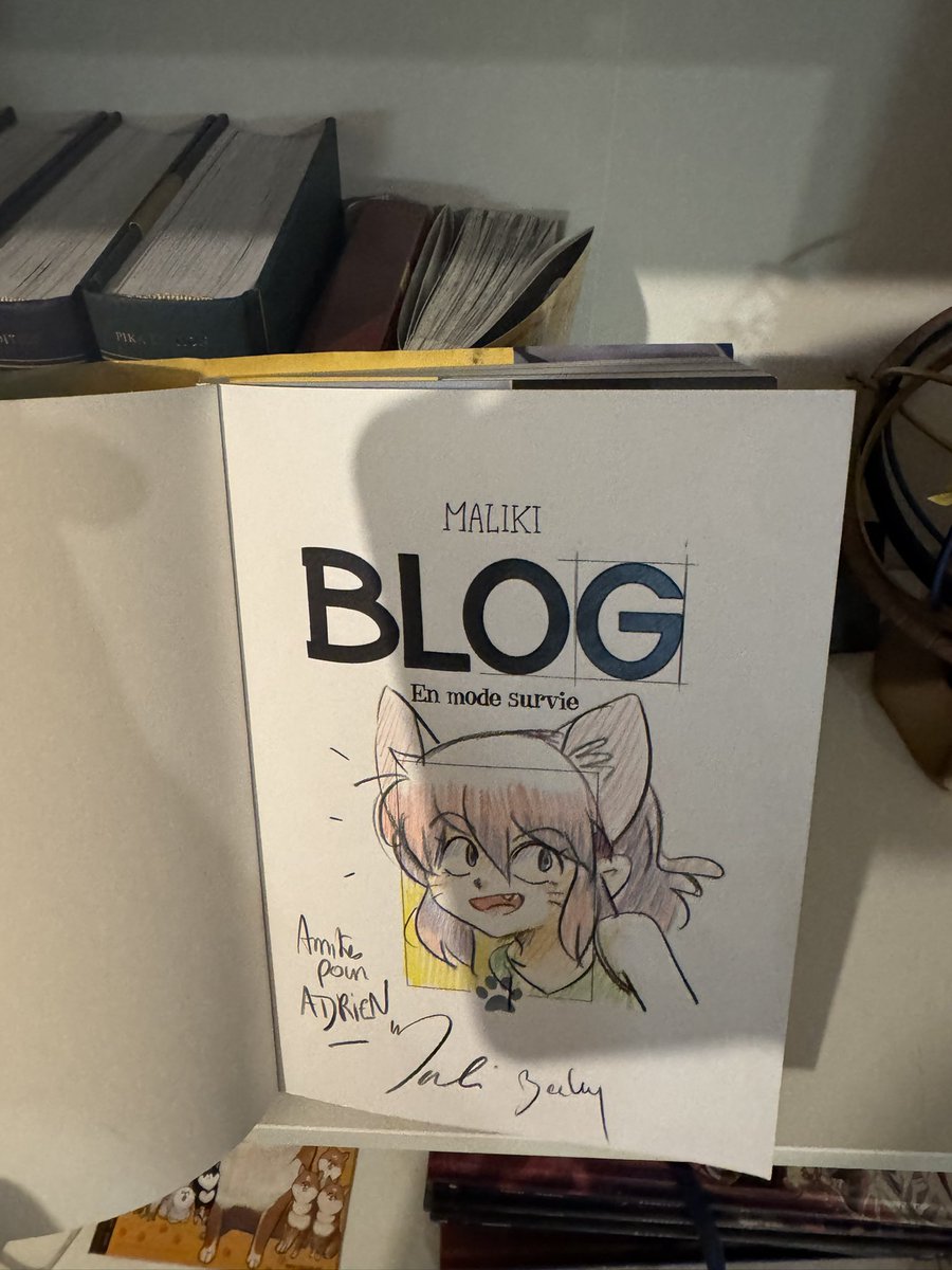 GamersZoria's tweet image. Acquisition et Dédicace du Blog Maliki - En mode survie, de l'artiste Souillon a la #geekfest 
Le dessin est nyacroyable 😸