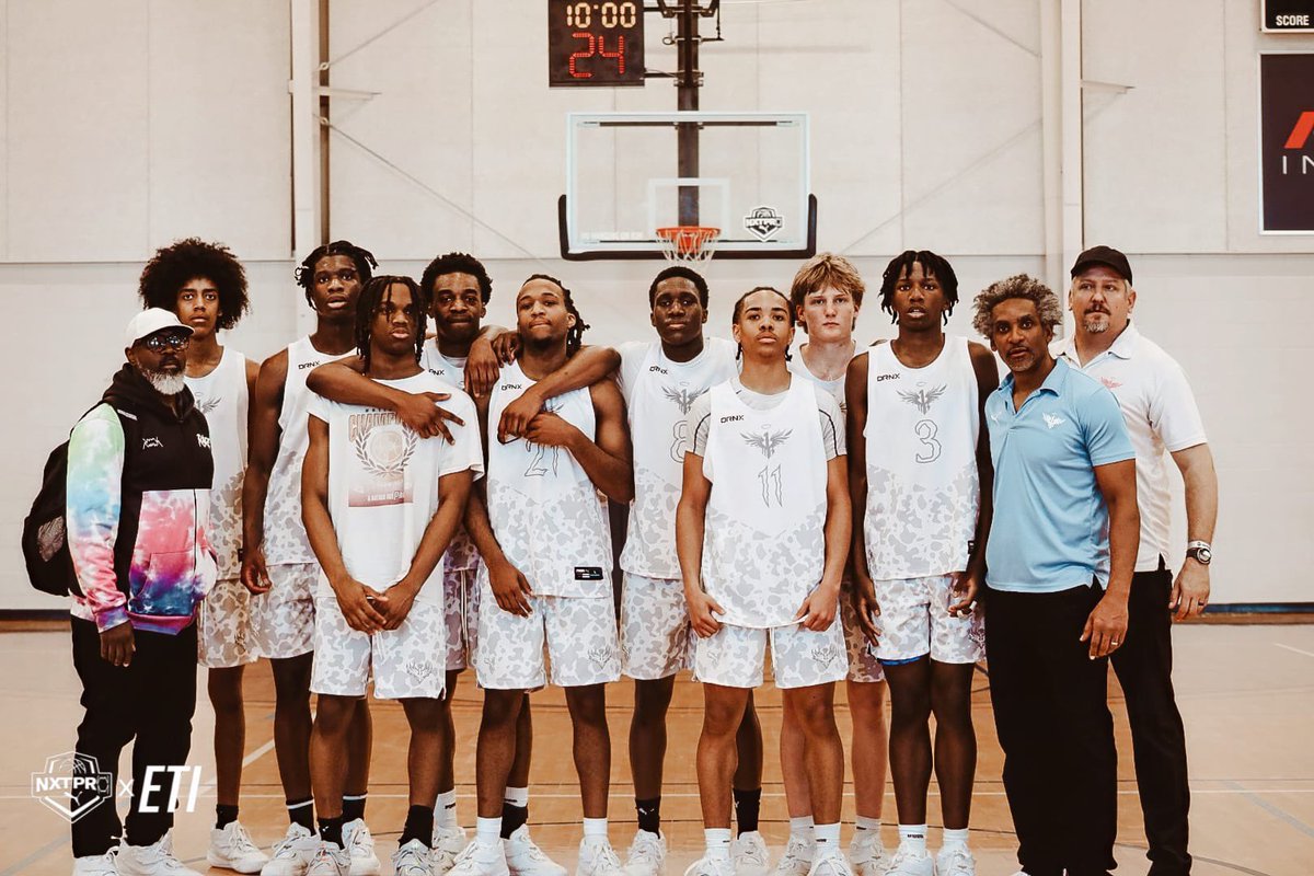 DrewEbanks's tweet image. ON POINT: Successful weekend for the 1-of-1 Elite Canada squad going 3-1 in Grand Rapids, MI. Should have been 4-0 though! Coming up this weekend is Detroit &amp;amp; the first live period of the summer!#pumahoopscanada #1of1elitecanada #MELO #rare #DRNX #melomunchies #onpointbasketball