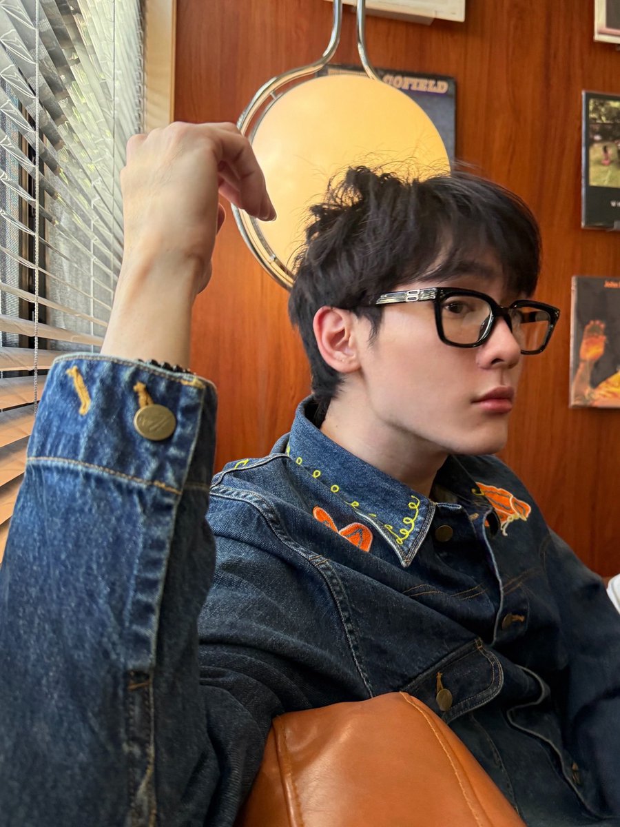 bookfamily_'s tweet image. 🗓️ 140426
IG ─ Post kasibook_

💬 :  EIEI
📎 instagram.com/p/DXHK-QTFA-D/…

#kasibook 
#ชาวบรรณา #เจ้าพวกมะเขือเทศ