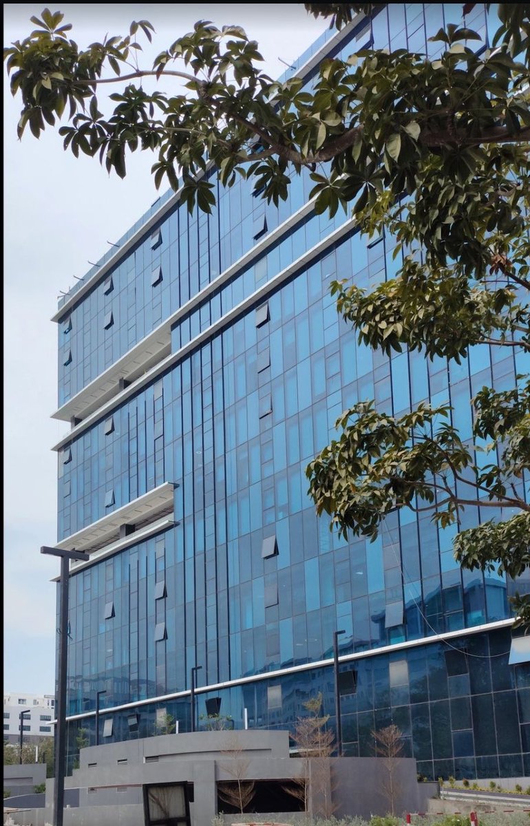 UpdatesChennai's tweet image. Glimpses of the new L&amp;amp;T Tech Centre (TC-4) - A 13 storey tall building with a built up area of 667,417 sqm opened recently at Manapakkam Campus… #Chennai #Office 🏗️🌇