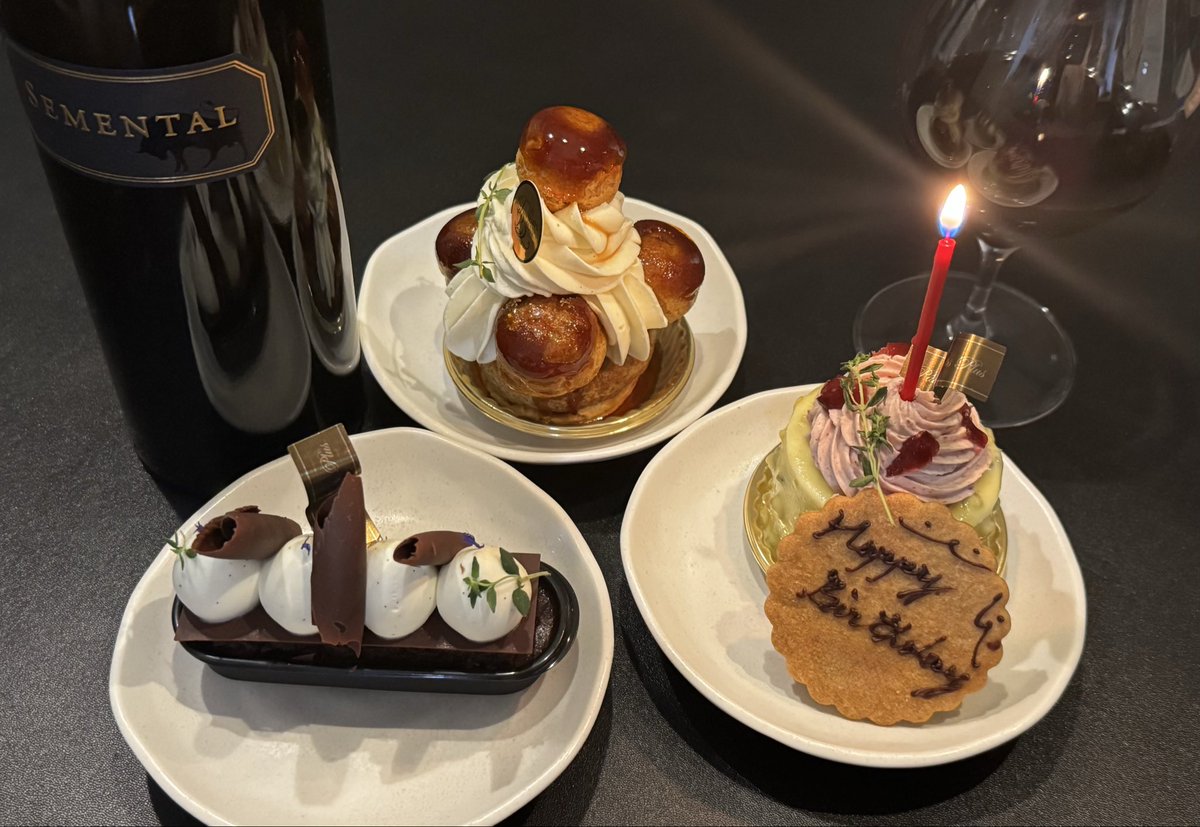 ryore29's tweet photo. BIRTHDAY ケーキはプチガトー詰合せで

色々味わいたい派 https://t.co/JfXPkeHRLo
