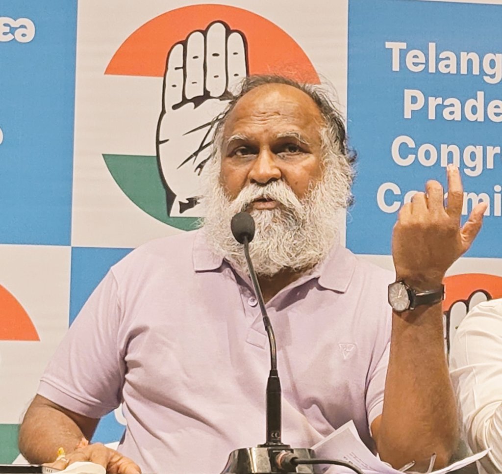 TPCCali's tweet image. సంగారెడ్డి అభివృద్ధికే అంకితం – టీపీసీసీ వర్కింగ్ ప్రెసిడెంట్ జగ్గారెడ్డి గారు 

▪️ 10,000 ఇండ్ల స్థలాలు ఇచ్చాం
▪️ మరో 15,000 మందికి సిద్ధం
🔸 ఈ నెల 21న సమీక్ష

🔹 సీఎం రేవంత్ రెడ్డి త్వరలో సంగారెడ్డి పర్యటన

@ImJaggaReddy

#Sangareddy #Development #jaggareddy