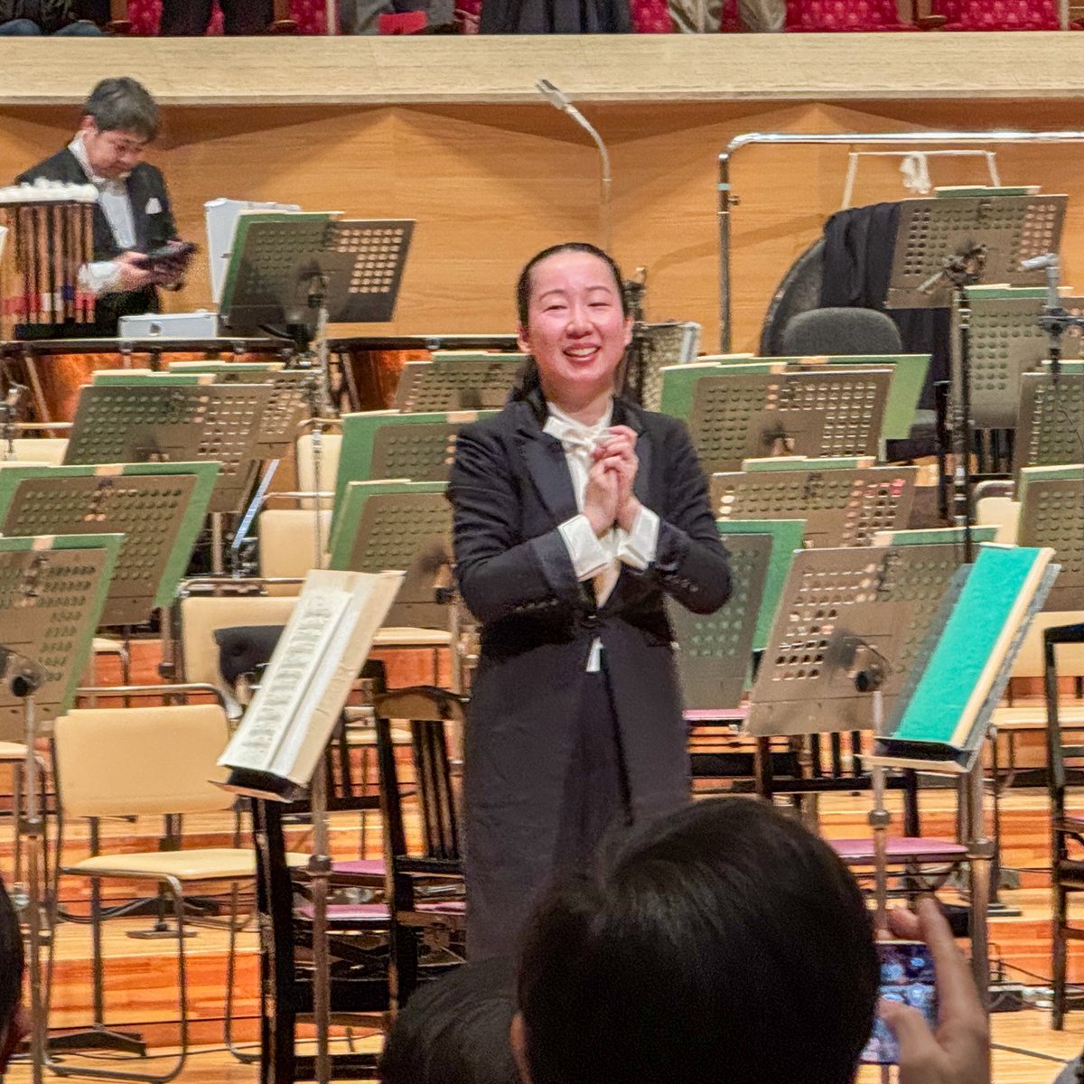 CompassOfMusic's tweet photo. サントリーホールで沖澤のどか指揮、京都市交響楽団の公演を聴いてきました。ホール40周年と京響70周年のアニバーサリー。館長の堤剛によるチェロ協奏曲は味わい深くて、R.シュトラウスではオケが完全燃焼でした。すごいもの聴かせてもらいました🥹 https://t.co/lcogFJQC9w