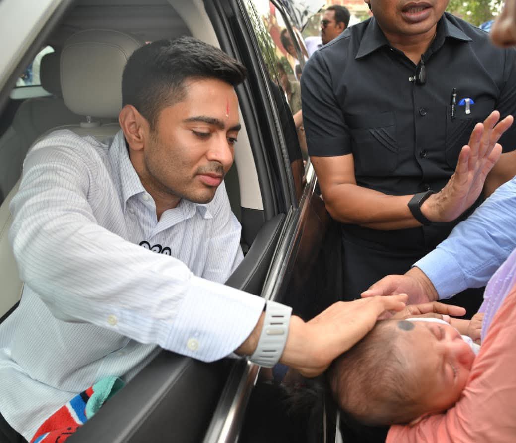 সর্বভারতীয় তৃণমূল কংগ্রেস (উত্তর কলকাতা), সমর্থক tweet media