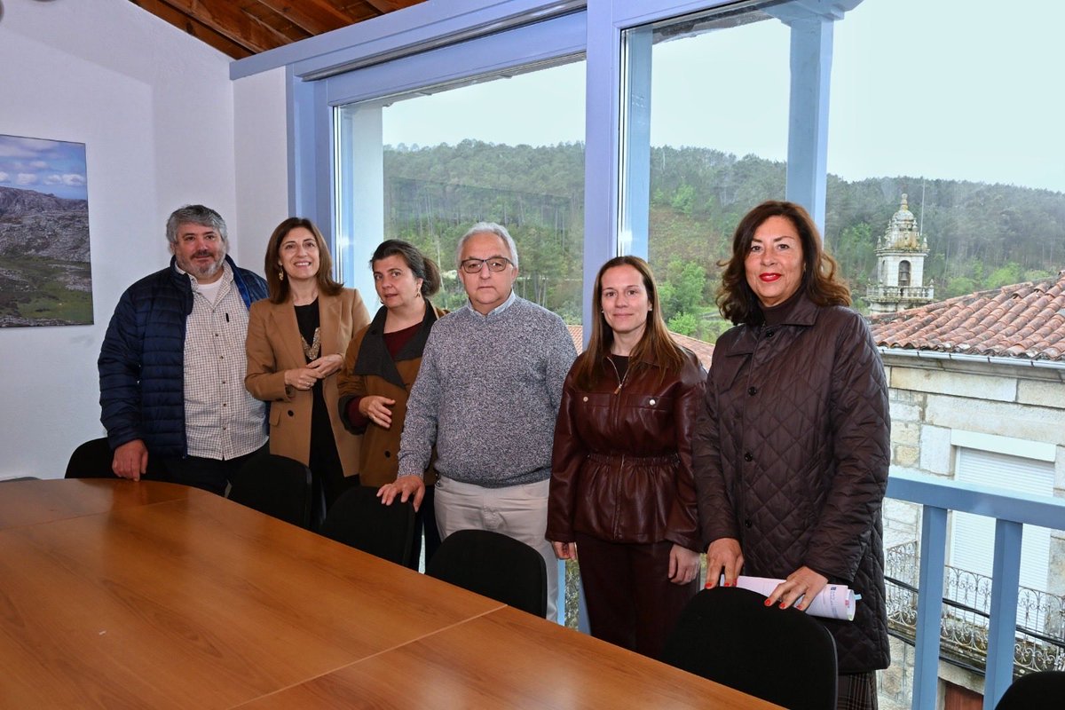 Anxeles_Vazquez's tweet photo. O Centro de Interpretación do Parque Natural Baixa Limia-Serra do Xurés e agora un espazo máis moderno, eficiente e adaptado ás necesidades actuais. 

Ademais de visitar esta reforma, hoxe revisamos o funcionamento do novo museo virtual deste parque, que xa está operativo. https://t.co/2gWLGQeBB8