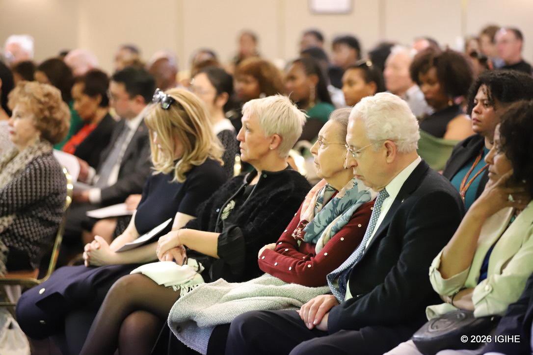 Karirima1's tweet image. Perezida w’Umuryango #IBUKA muri #Luxembourg, Didace Kalisa, yatangaje ko kwibuka ku nshuro ya 32 abishwe muri Jenoside yakorewe Abatutsi bibaye mu gihe Abanyarwanda batuye muri iki gihugu bateye intambwe yo gushinga Umuryango Ibuka Luxembourg.

#Kwibuka32 @RwandainLux